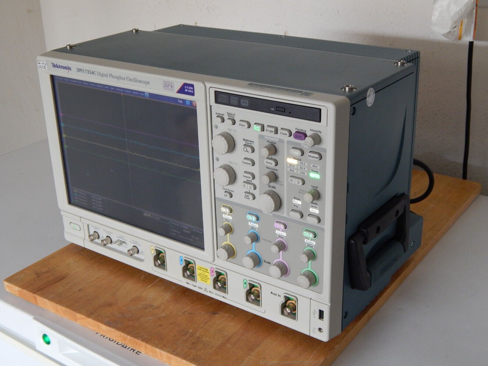 Tektronix DPO7354C 4 Channel 3.5GHz Phosphor Oscilloscope C300192 NIST cal'd Tektronix DPO7354C 4 Channel 3.5GHz Phosphor Oscilloscope C300192 NIST cal'd